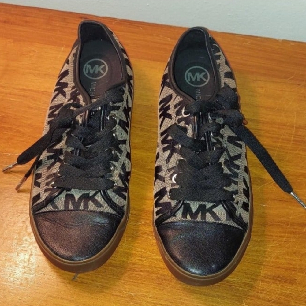 Michael kors black & beige / tan pattern fashion sneakers